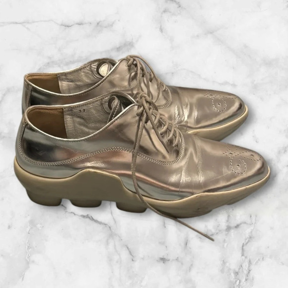 Prada shoes - Picture 2 of 2